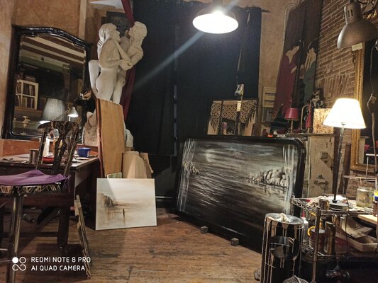 Guilhem Badie in the Studio: Atelier Barcelona