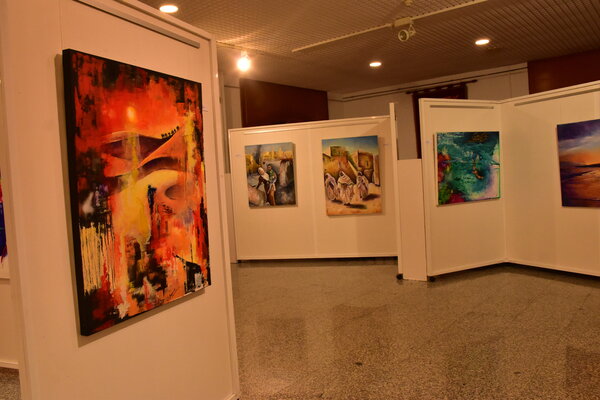 Carmen Bofarull Bruno in the Studio: Exposición en la Casa de Cultura de Hoyo de Manzanares Madrid DEl 21 de marzo al 7  de abril