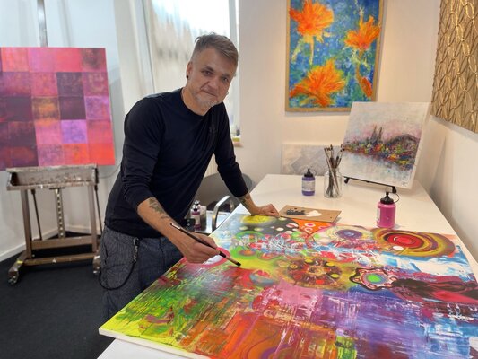 Robert Tietz in the Studio