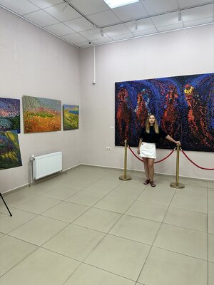 Olga Bezhina im Studio: Hot sand, 120x60 cm, canvas, oil