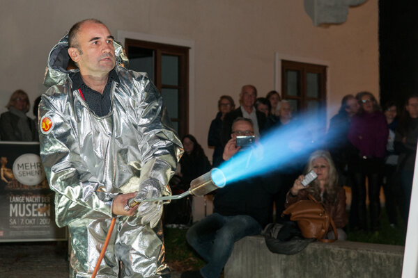 Thomas Girbl in the Studio: Thomas Girbl burningpictures