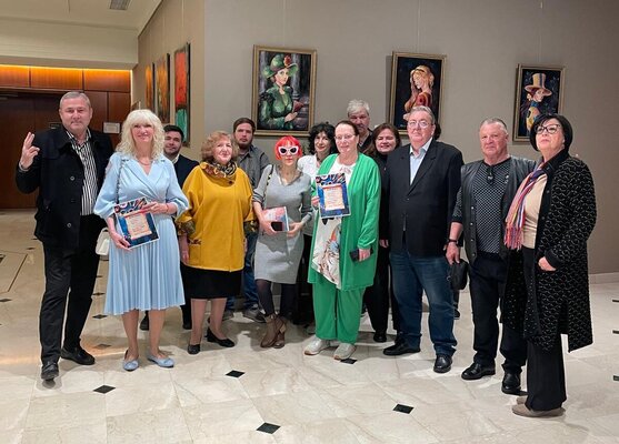 Liliana Georgeta Barna in the Studio: The Crowne Art Show exhibition is open at Crowne Plaza Bucharest until April 15, 2025. Admission is free.– Elite Prof Art Gallery.