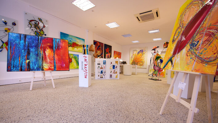 Elmar Hund artjust in the Studio