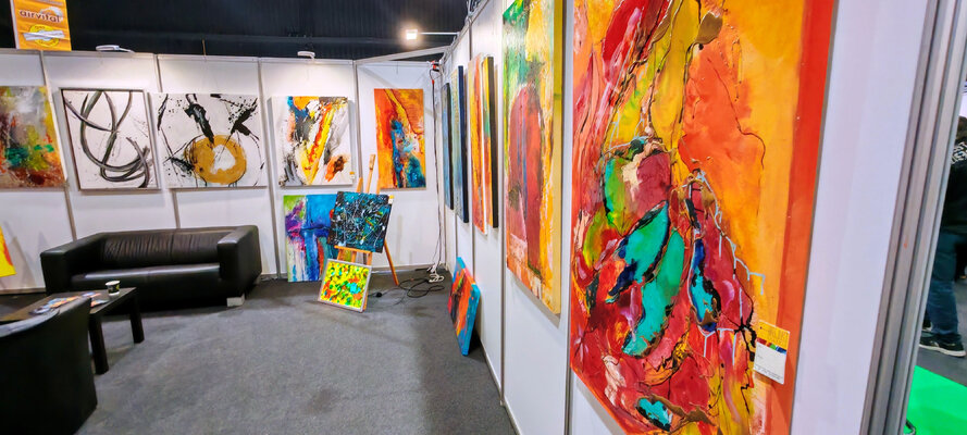 Elmar Hund artjust in the Studio: Artexhibition Germany