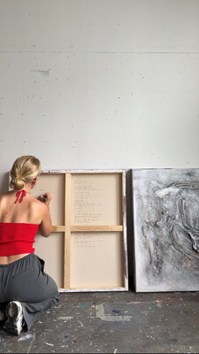 Emmi Ohraniemi in the Studio