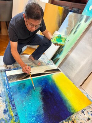 Eddie Chiu in the Studio: Tittle: 24.09.01; Media: Acrylic on canvas and aluminum foil; Size: 42 x 59cm