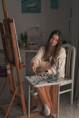 Aisylu Burangulova in the Studio