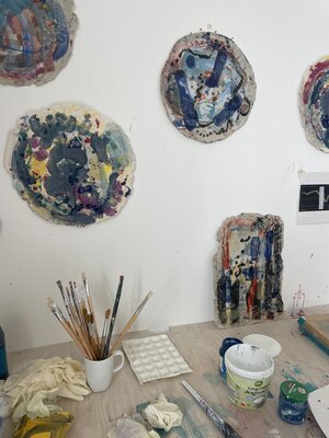 Anna Eibl-Eibesfeldt in the Studio: Arbeitsplatz
