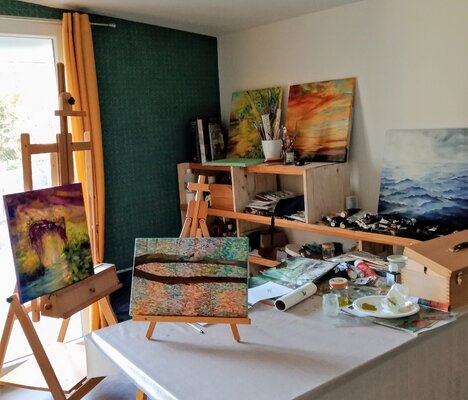 Christine desplanque in the Studio: Un petit coin dans l 'atelier.