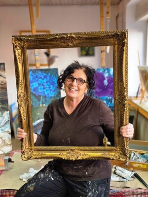 PETRA MINET in the Studio