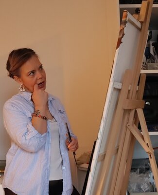 Viktoria Dragon in the Studio: ...