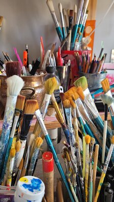 Elisabeth Constantin in the Studio: Mes petits pinceaux