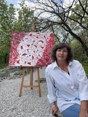 Vesna Jogan in the Studio: Moulin rouge with me in our garden.