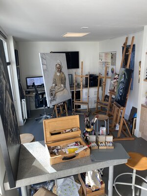 NIENKE VISSCHER in the Studio