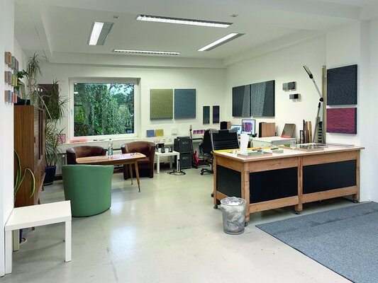Marc Kirschvink in the Studio: Mein Atelier im Kunsthaus Troisdorf - Büroplatz