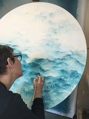 Francesca Borgo in the Studio: Working on details of a new tondo on canvas - Jan 2022