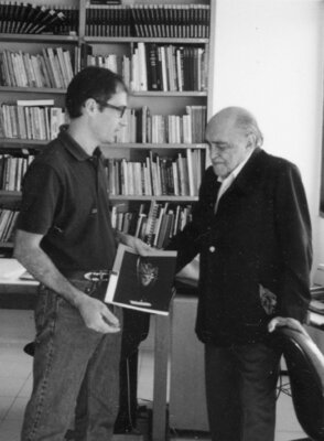Massimo Sansavini in the Studio: Con l'architetto Oscar Niemeyer in occasione della presentazione della mostra "Woo-Doo" e altre storie al Museo Nacional da Belas Artes a Rio de Janeiro 1999