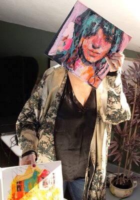 Patricia Caldevilla in the Studio: siempre pinto a la mujer, para ponerla en valor para hacerla protagonista. Para expresar lo femenino. buscar la esencia femenina