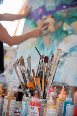 Patricia Caldevilla in the Studio: en el estudio. pintura acrílica