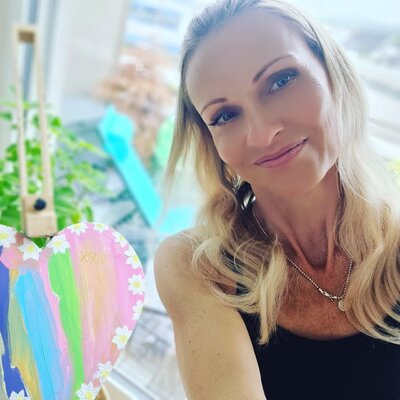 Art of K - Kathleen Simon in the Studio