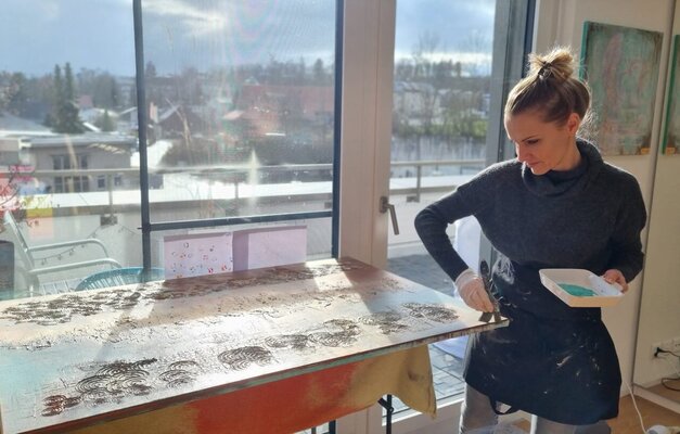 Art of K - Kathleen Simon in the Studio