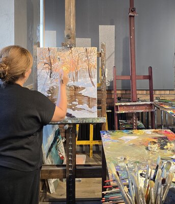 Gulshaba Abbasova in the Studio: "Golden Winter" creation process