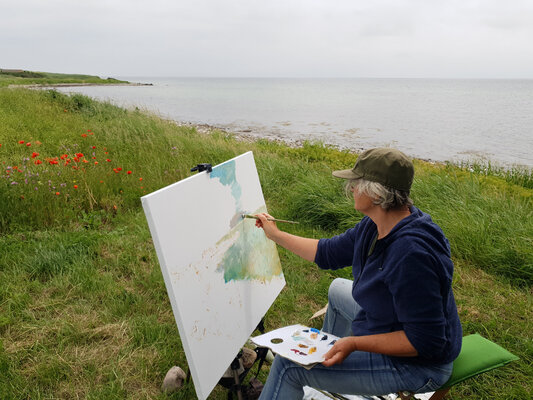Ute Meyer in the Studio: Ölmalerei auf Aeroe an der Ostsee 2021