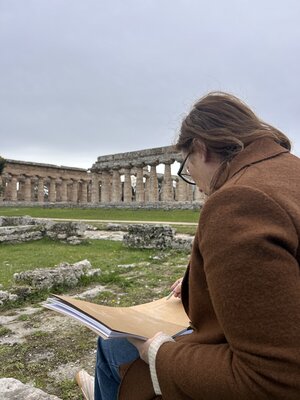 Sonja Kalmanfi in the Studio: My daily route, where the ongoing series “Paestum – Gateway to Cilento” has been evolving since 2009.