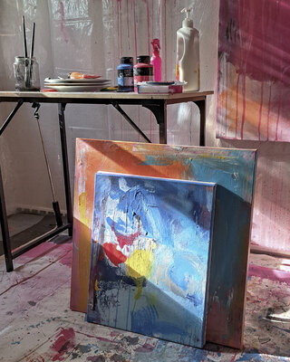 Jennifer Vahlbruch in the Studio