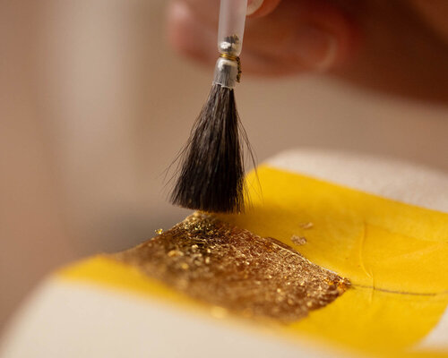 VESNA GARIC in the Studio: Pose de la feuille d'or