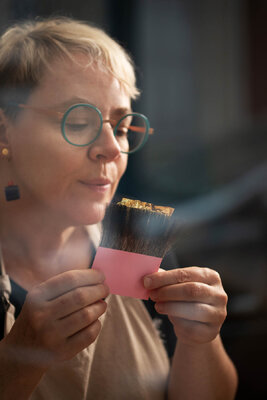 VESNA GARIC in the Studio: Préparation de la feuille d'or