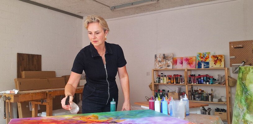 NICOLA HOFMANN in the Studio