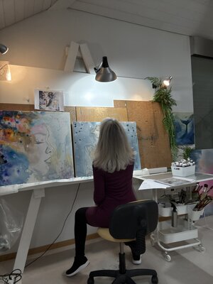 Nathalie Perler in the Studio: A l'oeuvre!