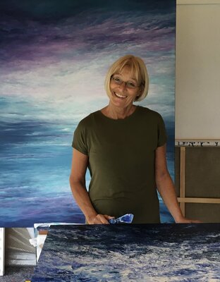 Ulrike Schmelter in the Studio: At work