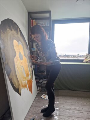 Janine Müller in the Studio: Painting in my new studio, Norway