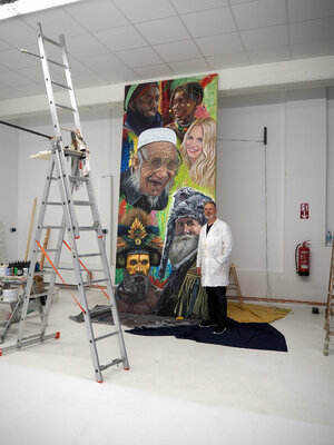 Uwe Fehrmann in the Studio: Der Hamburger Künstler und Kunstpreisträger Uwe Fehrmann vor seinem Gemälde „Nationen" im Atelier.