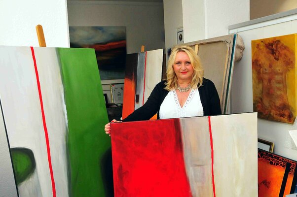 Marion Kotyba in the Studio