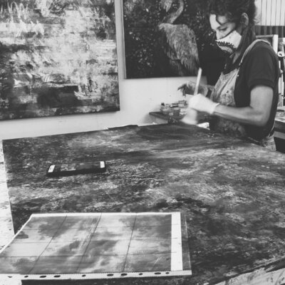 Leonie Brown in the Studio: Leonie in studio