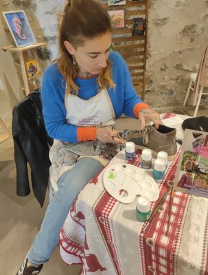 Perrine Gimenez in the Studio: Atelier de customisation au château de Malmont