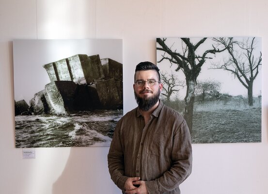 Marcel van Beek in the Studio: Ausstellungsansicht, Umweltbundesamt Dessau (2025)