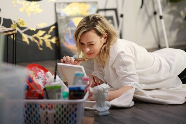 Nataliia Lipetska in the Studio