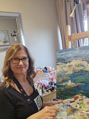 Tatiana Hellum in the Studio: I sense the world in color — in its pulse, its emotion, its constant becoming. My paintings are windows into these inner shifts: fragments of feeling, memory, and discovery. Through abstraction, I invite you to see the world not as it looks, but as i