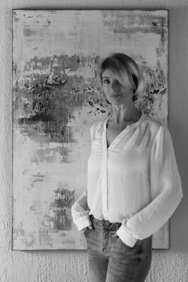 Inez Froehlich in the Studio