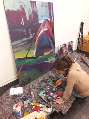 Michaela Schmid in the Studio: Arbeit an meinem Ölgemälde "Parasite I"