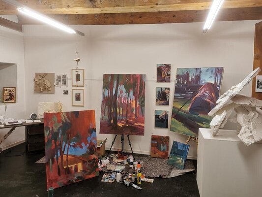Michaela Schmid in the Studio: Einblick in mein Atelier