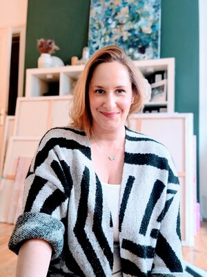 Tina Ternes in the Studio