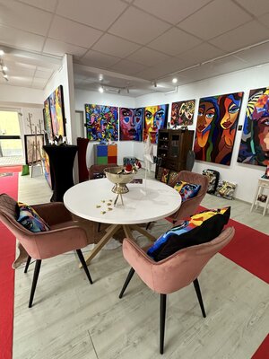 Uli Fischer in the Studio: Mein Atelier & Galerie