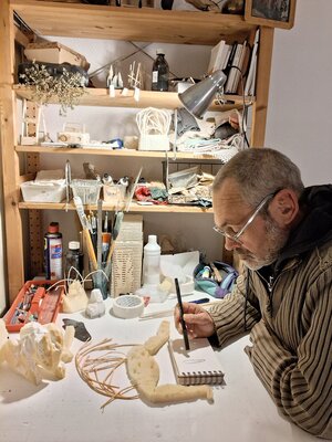 yves minssart in the Studio: Ma table de dessin à Tours
