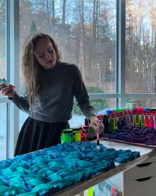 Marija Ruisi in the Studio: Abstract Contemporary Art Gallery Maria Ruisi Europe Lettonie 2018