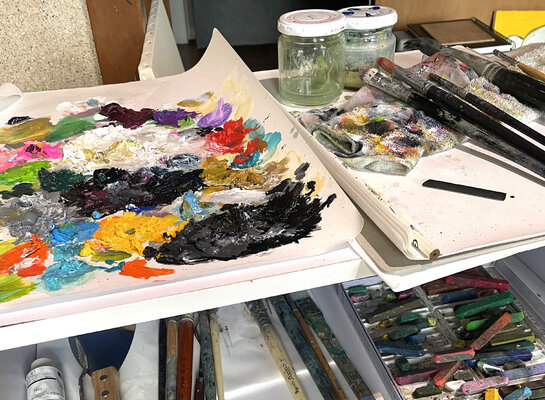 Hirofumi Miyauchi (Andecian) in the Studio: Oil painting supplies